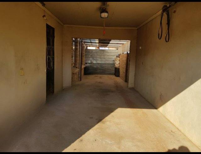 3 BEDROOM HOUSE FOR SALE IN BEVERLEY HILLS